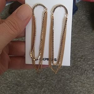 Chic New Gold Express Chain Earrings.